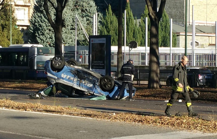 Incidente a Torino tra vettura con giocatori della Juve