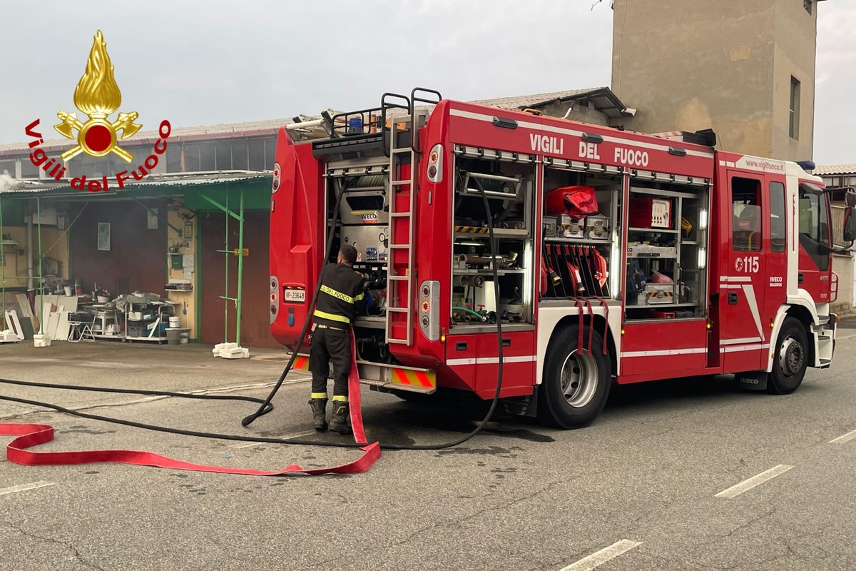 Dal Nord Ovest - Incendio ad una autorimessa, non ci sono feriti