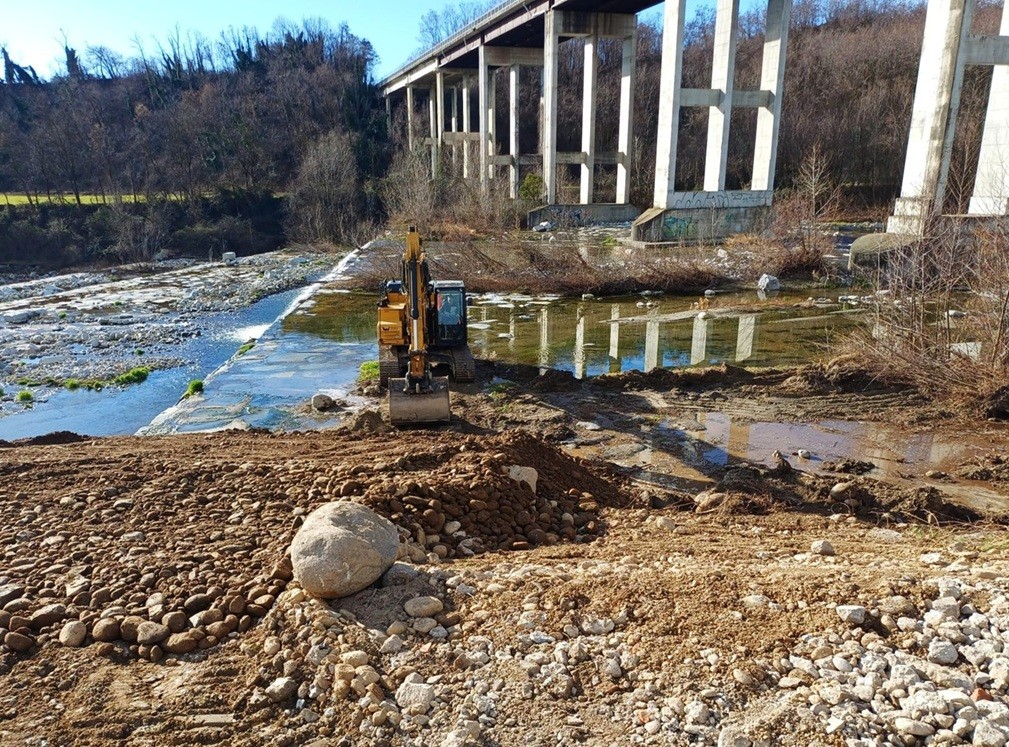 Biella, al via i lavori in alveo sul torrente Cervo FOTO
