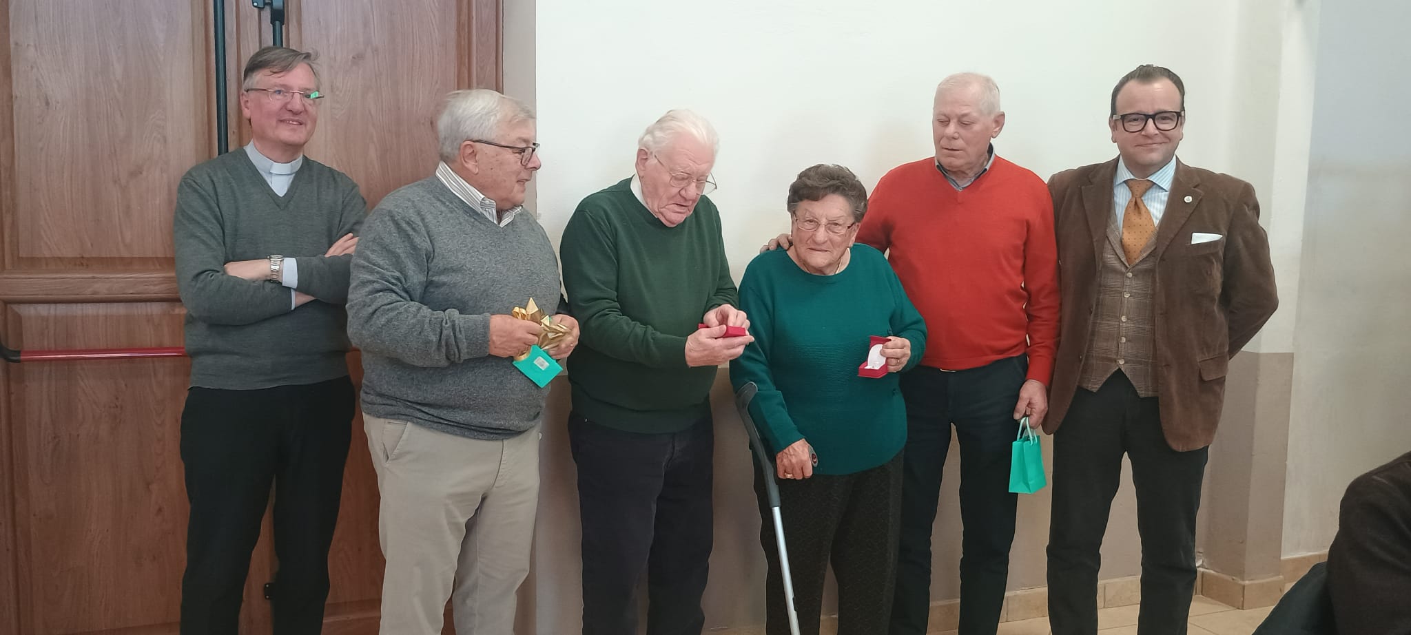 A Cerrione domenica ricca di appuntamenti tra mercatini, pranzo anziani e Babbi Natale in Moto FOTO
