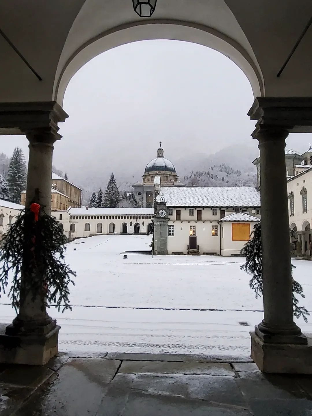 Anche Oropa avvolta da un soffice manto di neve