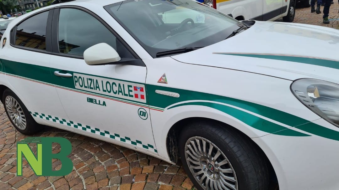 Incidente tra più auto a Biella, code e traffico in via Carso