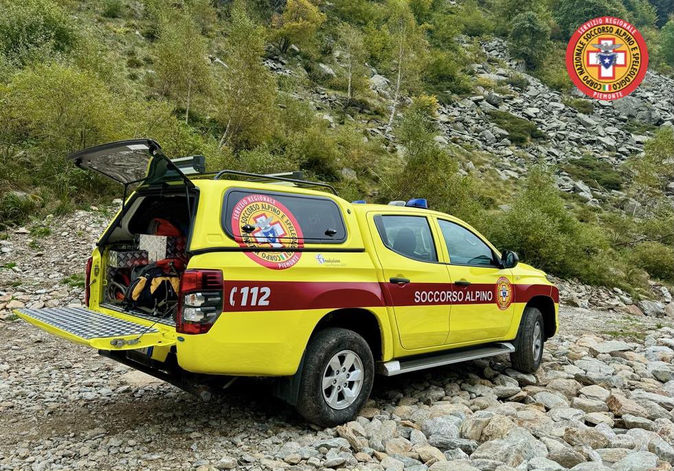 Punto dai calabroni durante una gita in montagna, soccorso un uomo in alta Valsessera