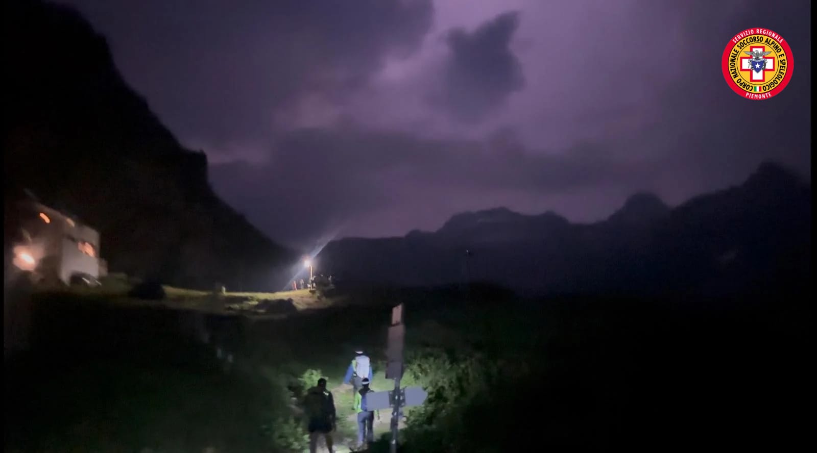 Dal nord ovest: Escursionisti colti dal buio: recupero nella notte a cura del Soccorso Alpino