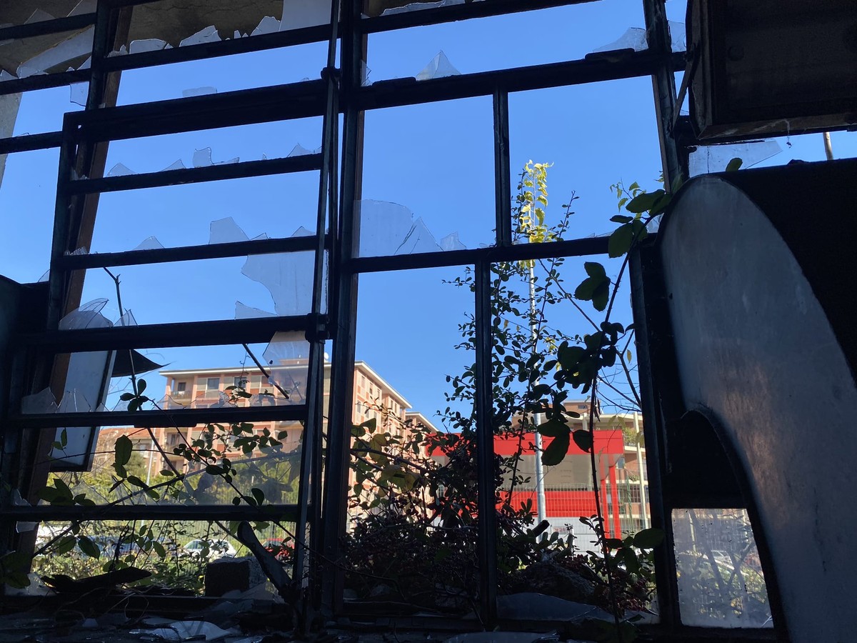 Atto vandalico a Biella, danneggiato un mezzo RNRE con un sasso