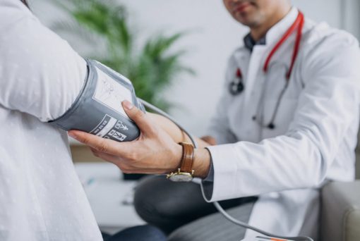 Sanità, 48 ore "di passione": oggi scioperano i medici, domani i farmacisti Sanità, 48 ore "di passione": oggi scioperano i medici, domani i farmacisti