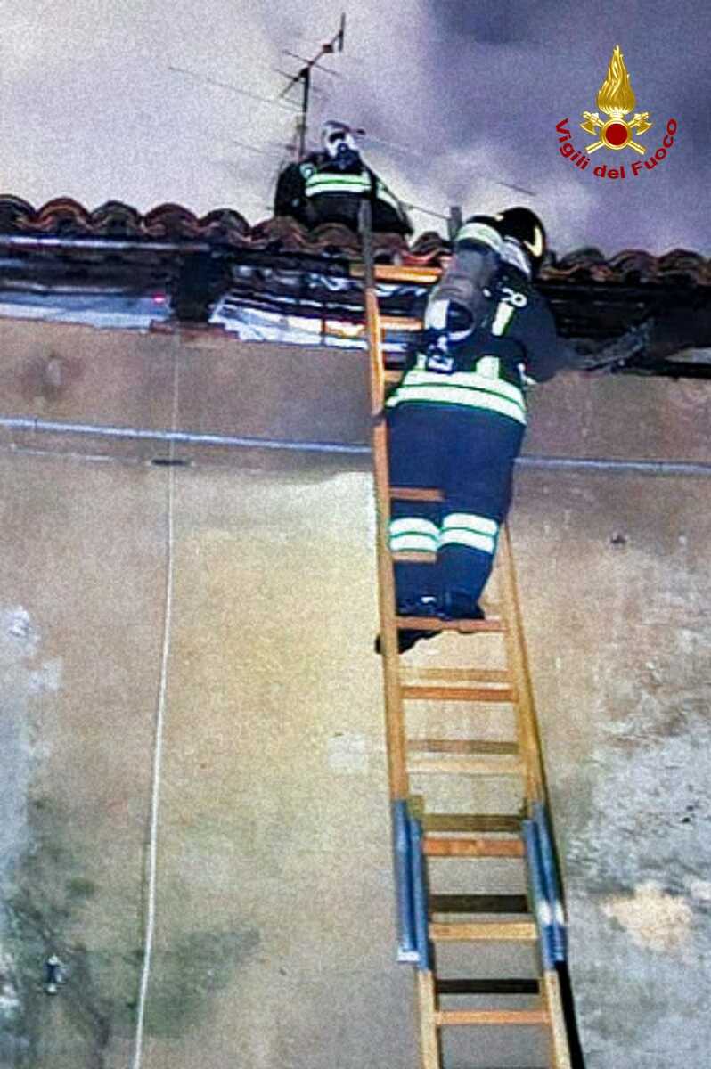 Dal Nord/Ovest: Incendio tetto a Villareggia, intervengono i Vigili del Fuoco