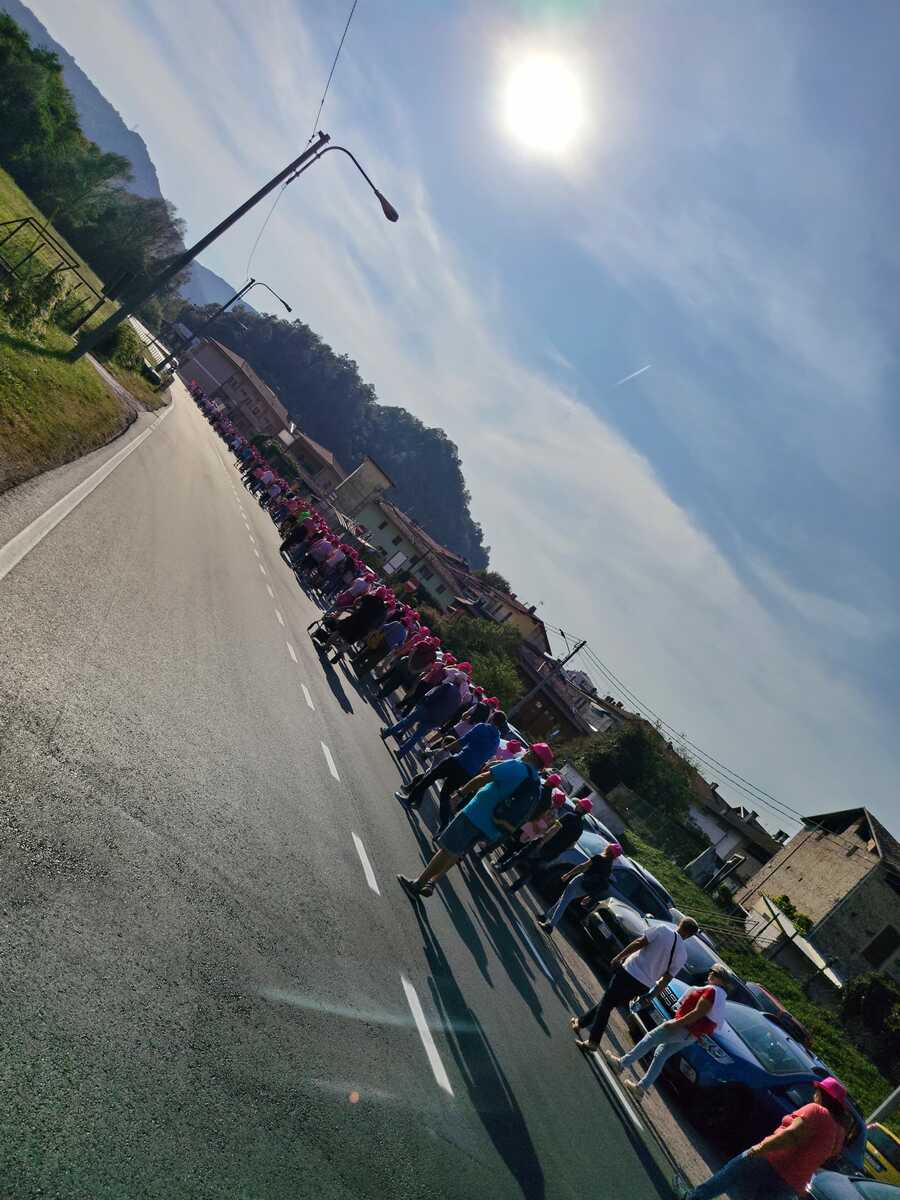 Oltre 200 persone in Valsessera per la Camminata in Rosa 2026