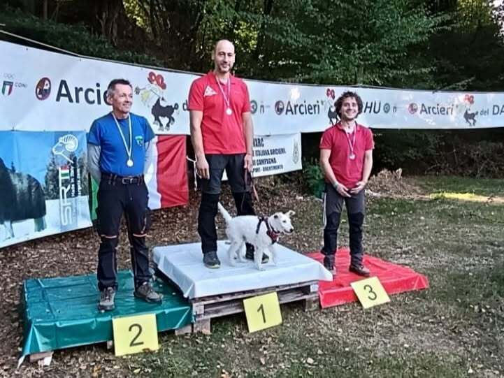 Sfida, natura e adrenalina: gli Arcieri del DAHÜ protagonisti a Pratrivero FOTO