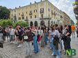 Biella, la parata studentesca inaugura la GDA: studenti in festa per l'arrivo dell'estate