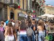 Biella, la parata studentesca inaugura la GDA: studenti in festa per l'arrivo dell'estate