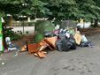 Biella, discarica abusiva in Piazza Molise: I cittadini denunciano. SEAB: "Servizi gratuiti ignorati da troppi" FOTO Biella, discarica abusiva in Piazza Molise: I cittadini denunciano. SEAB: "Servizi gratuiti ignorati da troppi" FOTO
