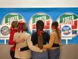 25 Novembre, Azzurro Donna Biella: "Indossa un fiocco rosso tra i capelli"