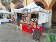 Al Mercatino degli Archi regali, artigianato e solidarietà a Biella FOTO Nicola Rasolo per newsbiella.it