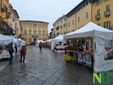 Al Mercatino degli Archi regali, artigianato e solidarietà a Biella FOTO Nicola Rasolo per newsbiella.it
