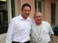 Norberto Rovere il più anziano partecipante premiato dal vice sindaco Marco Romano