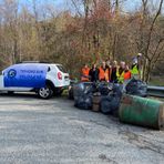 Bel gesto a Valdilana, rimossi i rifiuti abbandonati dai volontari di Trivero Sub (foto dalla pagina Facebook di Comune di Valdilana) Bel gesto a Valdilana, rimossi i rifiuti abbandonati dai volontari di Trivero Sub (foto dalla pagina Facebook di Comune di Valdilana)