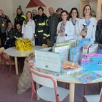 Calze e doni per i bimbi dell’ospedale di Biella