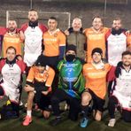 Le rose di Su Nuraghe Calcio Biella e Dispacity riunite prima del fischio d’inizio: l’immagine di uno sport che unisce identità e spirito di squadra.