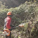 Mongrando, nuovo intervento di pulizia della roggia: in campo la Protezione Civile (foto dalla pagina Facebook di Insieme per Mongrando Michele Teagno Sindaco)