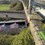 Camion finisce fuori strada e si ribalta in Superstrada (servizio di Mauro Benedetti per newsbiella.it) Camion finisce fuori strada e si ribalta in Superstrada (servizio di Mauro Benedetti per newsbiella.it)