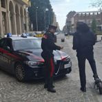 Biella, 7 sanzioni per monopattini elettrici: la stretta dei Carabinieri