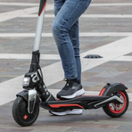 Furto a Cavaglià, mentre fa la spesa gli rubano il monopattino elettrico - Foto di repertorio