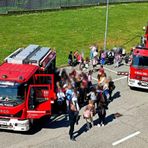 Biella, i Vigili del Fuoco aprono le porte ai bambini: 150 gli studenti in visita Biella, i Vigili del Fuoco aprono le porte ai bambini: 150 gli studenti in visita
