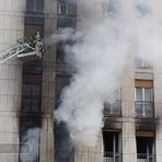 Vigliano, grave incendio al condominio vicino al Municipio: persone evacuate e via Milano chiusa (servizio di Mattia Baù per newsbiella.it)
