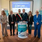 Vigliano alla firma degli accordi di collaborazione con la Regione Piemonte (foto dal sito web del comune di Vigliano Biellese) Vigliano alla firma degli accordi di collaborazione con la Regione Piemonte (foto dal sito web del comune di Vigliano Biellese)