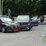 Biella, schianto in rotonda tra due auto