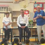 Auser Cossato in visita nelle scuole, consegna di copia della Costituzione agli alunni del Parlamento