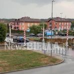 Barriere alzate al passaggio a livello, Carabinieri a Vigliano - Foto Davide Finatti