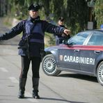 Non si ferma all’alt dei Carabinieri a Gaglianico, poi lascia l’auto e scappa a piedi tra Cavaglià e Viverone (foto di repertorio) Non si ferma all’alt dei Carabinieri a Gaglianico, poi lascia l’auto e scappa a piedi tra Cavaglià e Viverone (foto di repertorio)