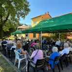 Festa in giardino alla casa di riposo Frassati di Pollone Festa in giardino alla casa di riposo Frassati di Pollone