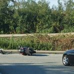Vigliano, scontro tra auto e moto vicino all’entrata della Bennet Vigliano, scontro tra auto e moto vicino all’entrata della Bennet