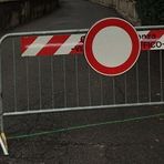 Biella, cade un frammento di pietra da una colonna in piazza Vittorio Veneto