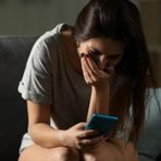 Quindicenne vittima di revenge porn racconta tutto ai genitori e parte la denuncia