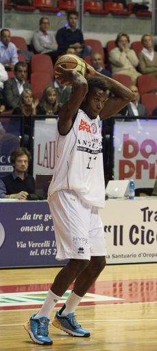 Basket - A Trieste Raymond fa 30 di valutazione