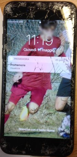 Chi ha perso un iPhone 7 nel parcheggio sotterraneo dell'Esselunga? Chi ha perso un iPhone 7 nel parcheggio sotterraneo dell'Esselunga?