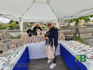 A Cossato tra le bancarelle...al ponte FOTO e VIDEO Angela Lobefaro per newsbiella.it