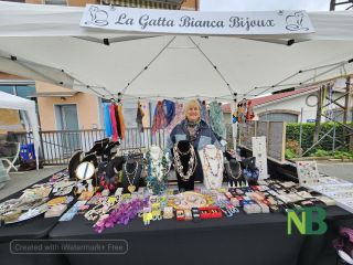 A Cossato tra le bancarelle...al ponte FOTO e VIDEO Angela Lobefaro per newsbiella.it