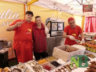 Biella, Mercato internazionale "Regioni d'Europa": un viaggio tra sapori, profumi e tradizioni - Foto di Davide Finatti per newsbiella.it Biella, Mercato internazionale "Regioni d'Europa": un viaggio tra sapori, profumi e tradizioni - Foto di Davide Finatti per newsbiella.it