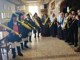 Alcuni momenti della consegna delle palme “filadas” al vescovo di Biella. Alcuni momenti della consegna delle palme “filadas” al vescovo di Biella.