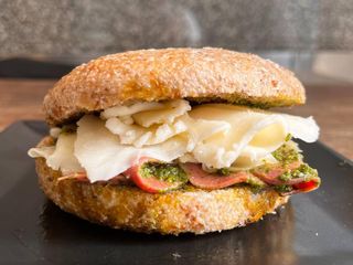 Acqua e Farina: gusto biellese da asporto per l'Adunata degli Alpini. Acqua e Farina: gusto biellese da asporto per l'Adunata degli Alpini.