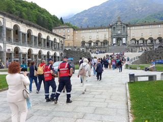 Volontari dell’Associazione Nazionale Carabinieri ODV al servizio del pellegrinaggio a Oropa