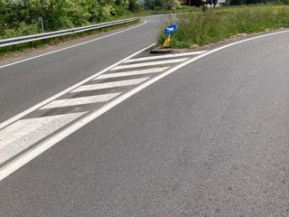 Vandali in azione: abbattuti una decina di cartelli stradali tra Mongrando e Biella.