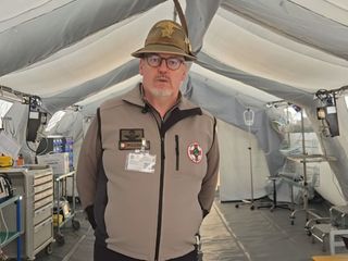 Adunata, come funziona un ospedale da campo? Il tour del presidio sanitario alpino Adunata, come funziona un ospedale da campo? Il tour del presidio sanitario alpino