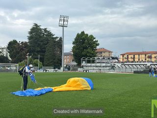 Biella, grande spettacolo al Pozzo - La Marmora: i paracadutisti si lanciano per l'Adunata - Servizio di Maria Camilla Toffetti per newsbiella.it