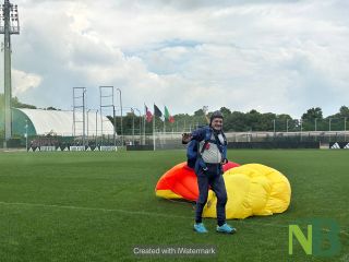 Biella, grande spettacolo al Pozzo - La Marmora: i paracadutisti si lanciano per l'Adunata - Servizio di Maria Camilla Toffetti per newsbiella.it